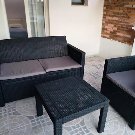 아파트 Spacious Near The Sarandë