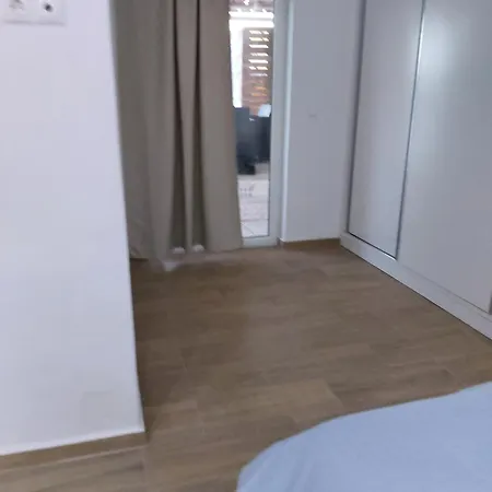 Апартаменты Spacious Near The Саранда