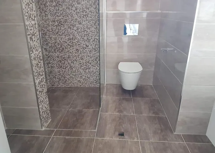 아파트 Spacious Near The Sarandë